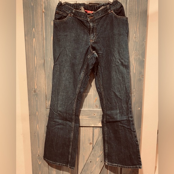 Motherhood Maternity Red Belly Graphic Tee and Liz Lange Jean Set - Size M / 10 - Picture 4 of 7